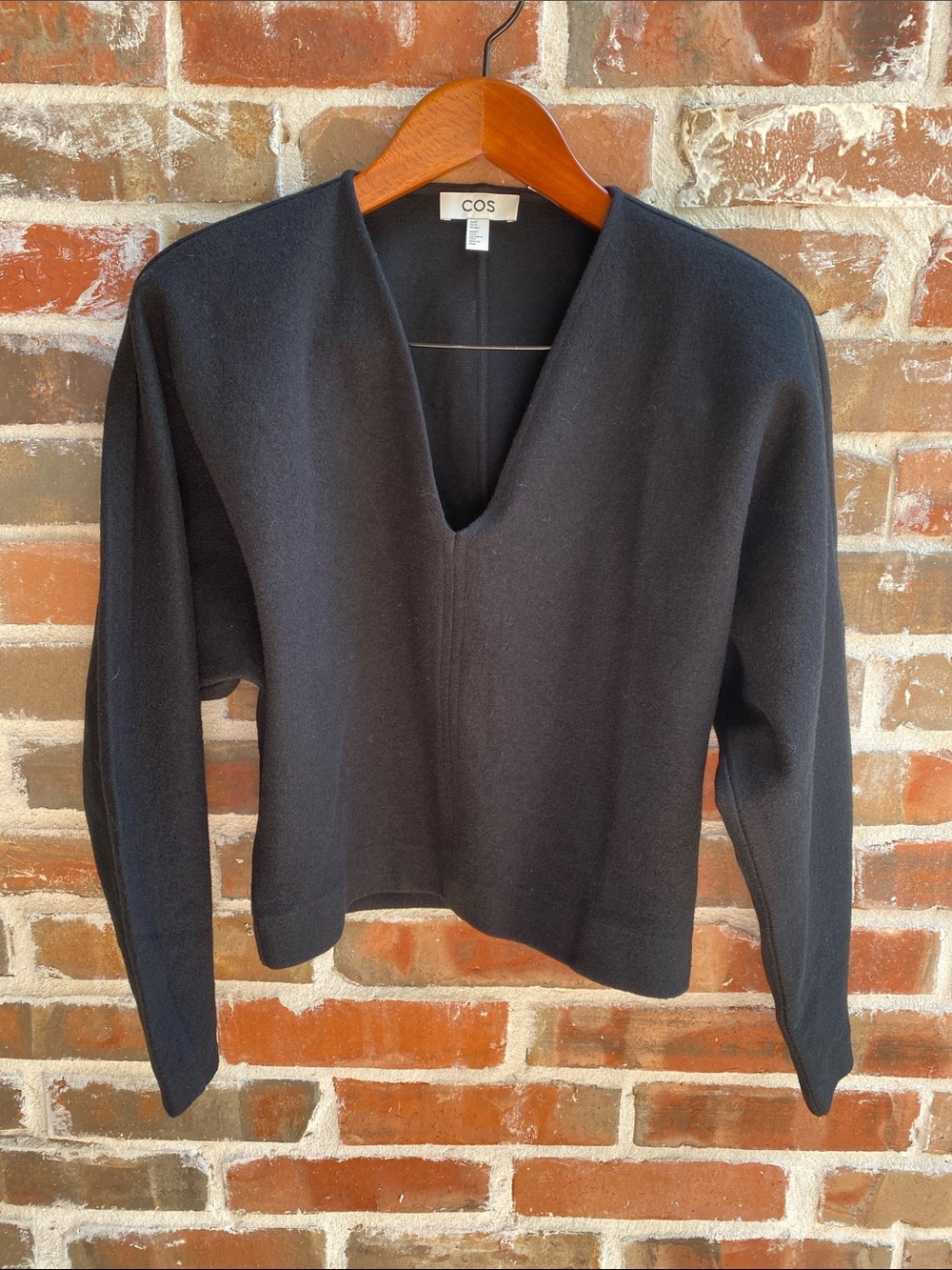 COS Black Rounded V-Neck Center Seam Minimal Wool-Blend Sweater XS